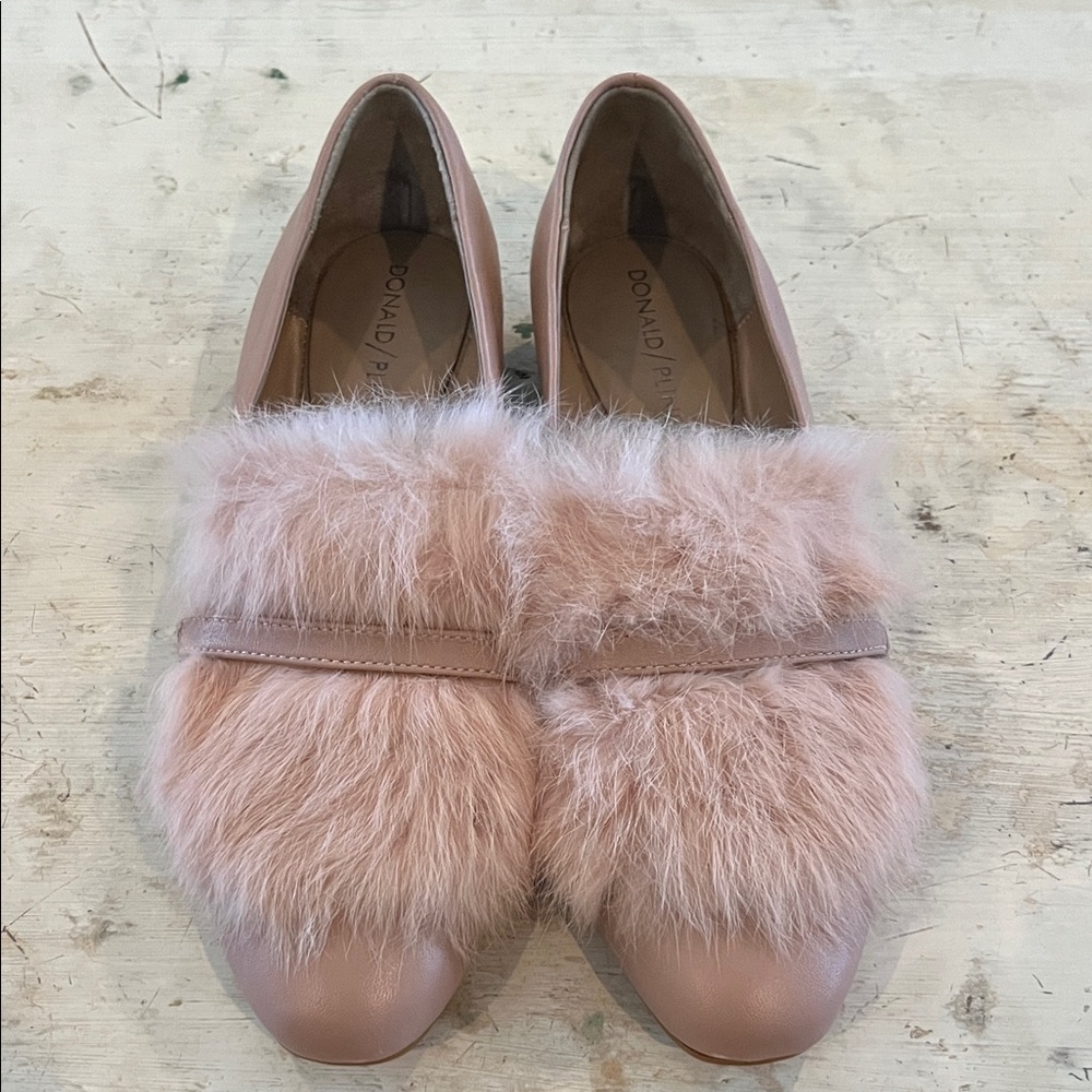 Donald J. Pliner Lilian fur loafer flats in a blush pink | size 6